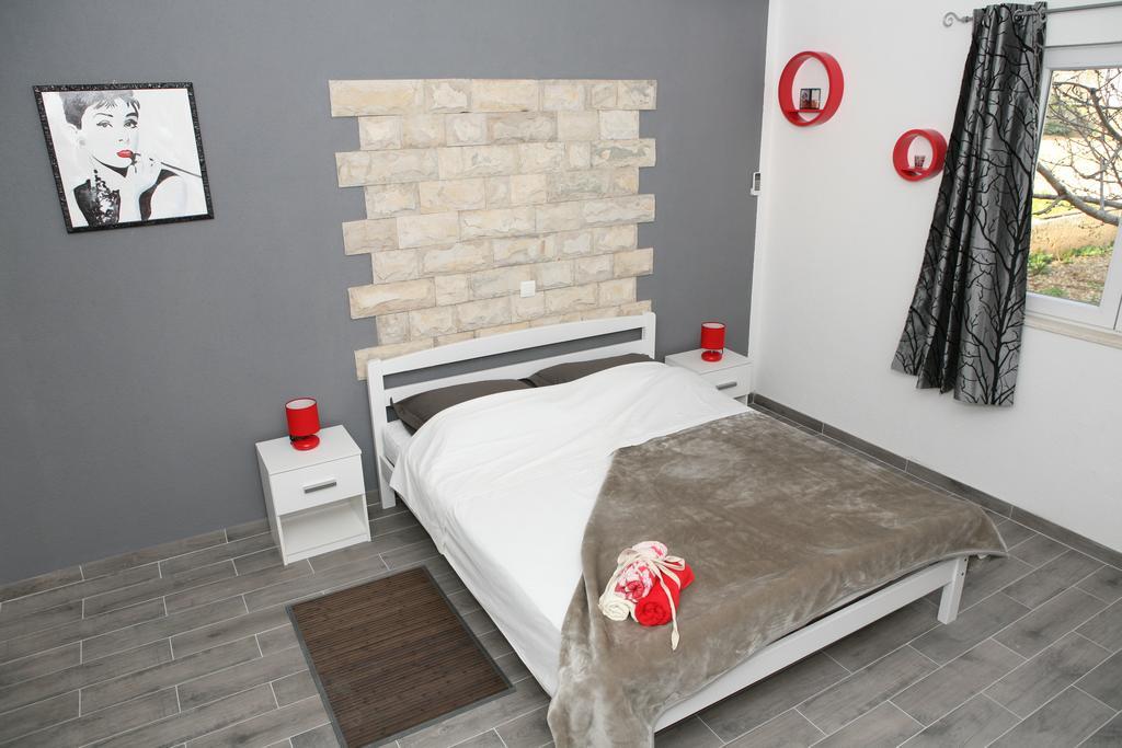 Apartments & Room Dijana โตรกีร์ ห้อง รูปภาพ