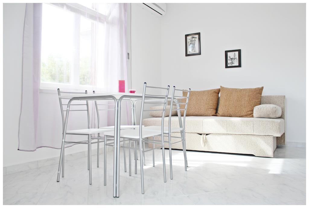 Apartments & Room Dijana โตรกีร์ ภายนอก รูปภาพ